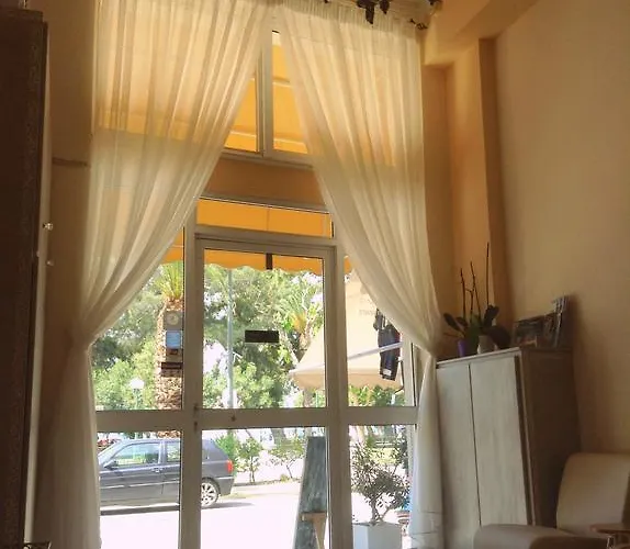 Apart-hotel Anthemio 4*